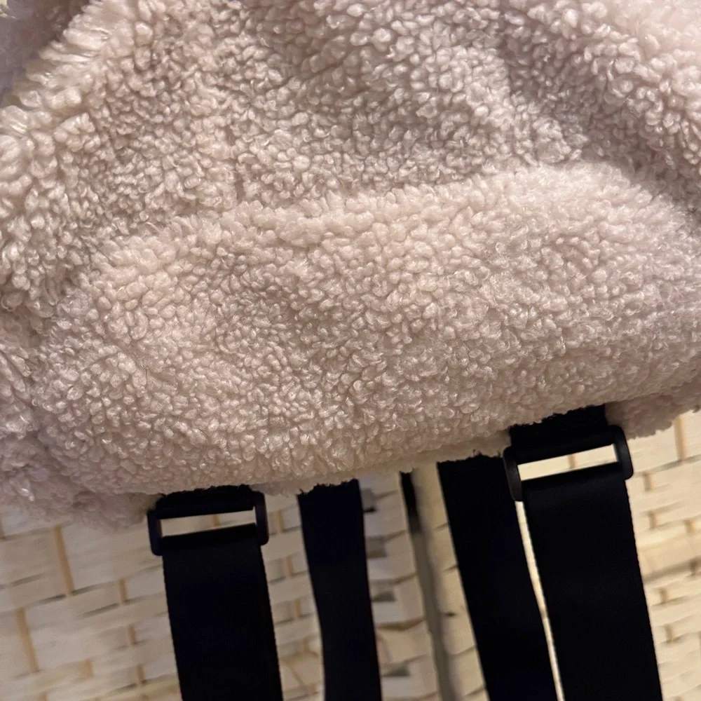 DKNY Cream Sherpa women’s Backpack - Picture 4 of 9